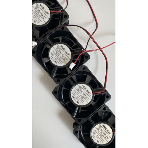 Кулер NMB 2410ML-05W-B70 (60×60×25 мм) — осьовий вентилятор 24V DC для серверів та РЕБ