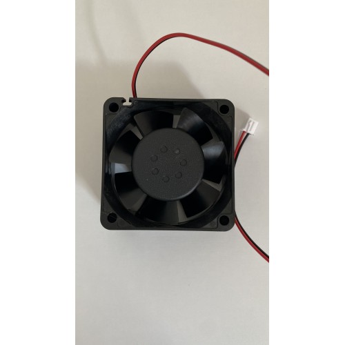 Кулер NMB 2410ML-05W-B70 (60×60×25 мм) — осьовий вентилятор 24V DC для серверів та РЕБ