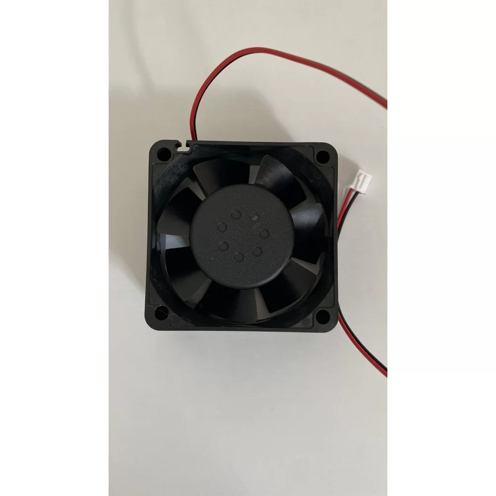 Дополнительное изображение кулера NMB 2410ML-05W-B70 – вид сзади, надежное охлаждение для серверов